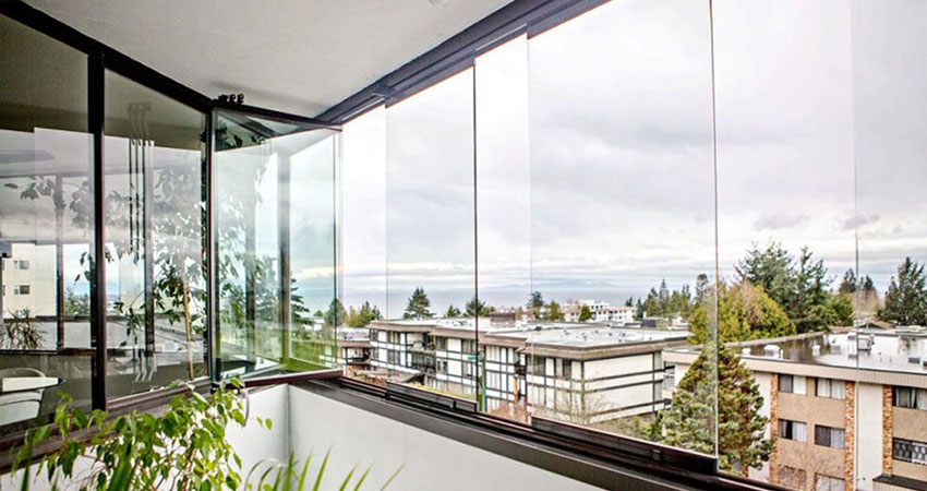 بالکن شیشه ای تاشو یا&nbsp; آکاردئونی (Retractable Glass Balcony)