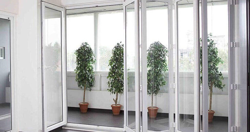 رنج قیمت درب شیشه ای ریلی